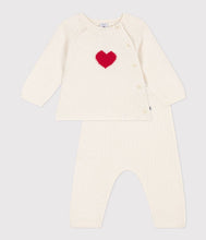 Load image into Gallery viewer, A0839 LABCOAT 03 WHITE HEARTS NEWBORN OUTFITS
