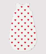 Load image into Gallery viewer, FW26 - A0BTS 01 WHITE RED ACCESSORIES BABY FALL WINTER 2026 HEARTS NEWBORN