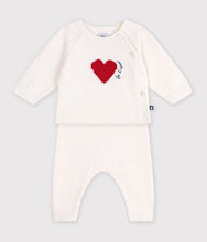 Load image into Gallery viewer, FW26 - A0GNY 01 WHITE BABY FALL WINTER 2026 GIFT HEARTS NEW ARRIVAL SETS
