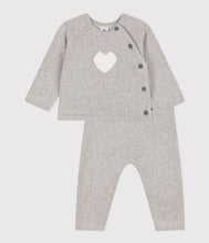 Load image into Gallery viewer, A0839 LABCOAT 05 GREY HEARTS NEWBORN OUTFITS

