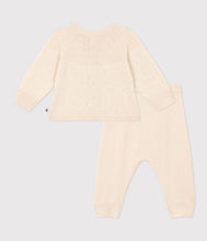 Load image into Gallery viewer, A082Z LABRADOR 01 CREAM NEWBORN OUTFITS
