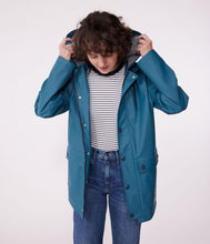 Load image into Gallery viewer, SS25 - A0D0M 01 BLUE ICONIC RAINCOATS SPRING SUMMER 2025
