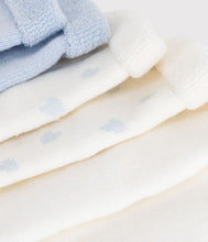 Load image into Gallery viewer, AW25 - A0DUN 00 BLUE WHITE ACCESSORIES FALL WINTER 2025/26 HEARTS SOCKS
