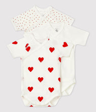 Load image into Gallery viewer, SS26 - A04O7 00 WHITE RED BODYSUITS HEARTS NEWBORN SPRING SUMMER 2026
