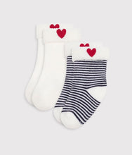 Load image into Gallery viewer, FW26 - A0DUE 00 WHITE NAVY ACCESSORIES BABY FALL WINTER 2026 HEARTS STRIPES
