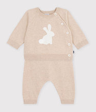 Load image into Gallery viewer, FW26 - A0GIW 01 BEIGE BABY FALL WINTER 2026 GIFT NEW ARRIVAL SETS
