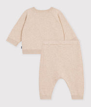 Load image into Gallery viewer, FW26 - A0GIW 01 BEIGE BABY FALL WINTER 2026 GIFT NEW ARRIVAL SETS
