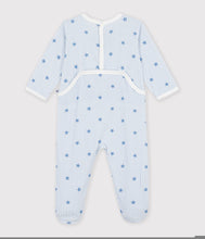 Load image into Gallery viewer, FW26 - A0GJM 01 BLUE WHITE BABY FALL WINTER 2026 FOOTIES ROMPERS NEW ARRIVAL STARS STRIPES
