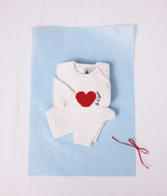 Load image into Gallery viewer, FW26 - A0GNY 01 WHITE BABY FALL WINTER 2026 GIFT HEARTS NEW ARRIVAL SETS
