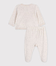 Load image into Gallery viewer, FW26 - A0GOV 01 OATMEAL BABY FALL WINTER 2026 GIFT NEWBORN SETS
