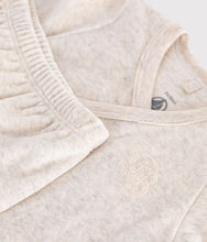 Load image into Gallery viewer, FW26 - A0GOV 01 OATMEAL BABY FALL WINTER 2026 GIFT NEWBORN SETS
