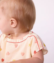 Load image into Gallery viewer, FW26 - A0GQJ 01 CREAM MULTI BABY DRESSES FALL WINTER 2026 HEARTS NEW ARRIVAL
